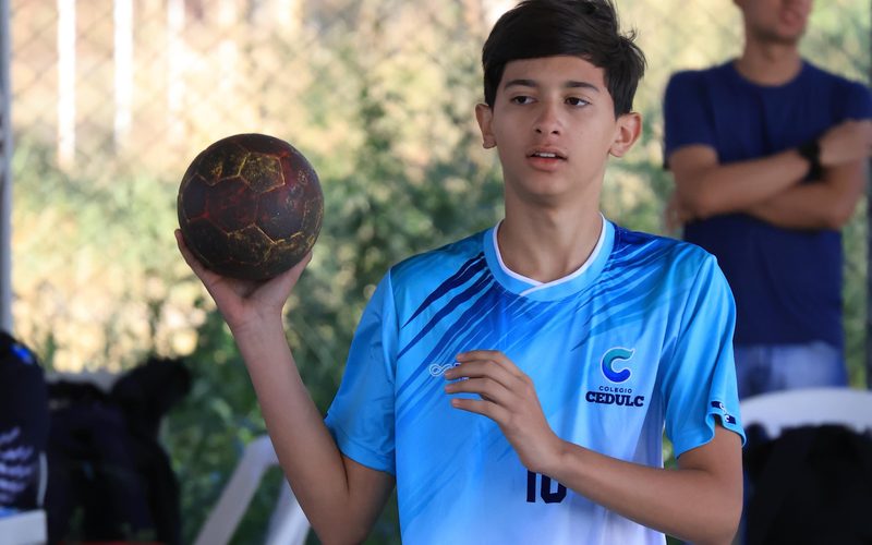 Aluno dos Anos Finais do CEDULC em atividade esportiva